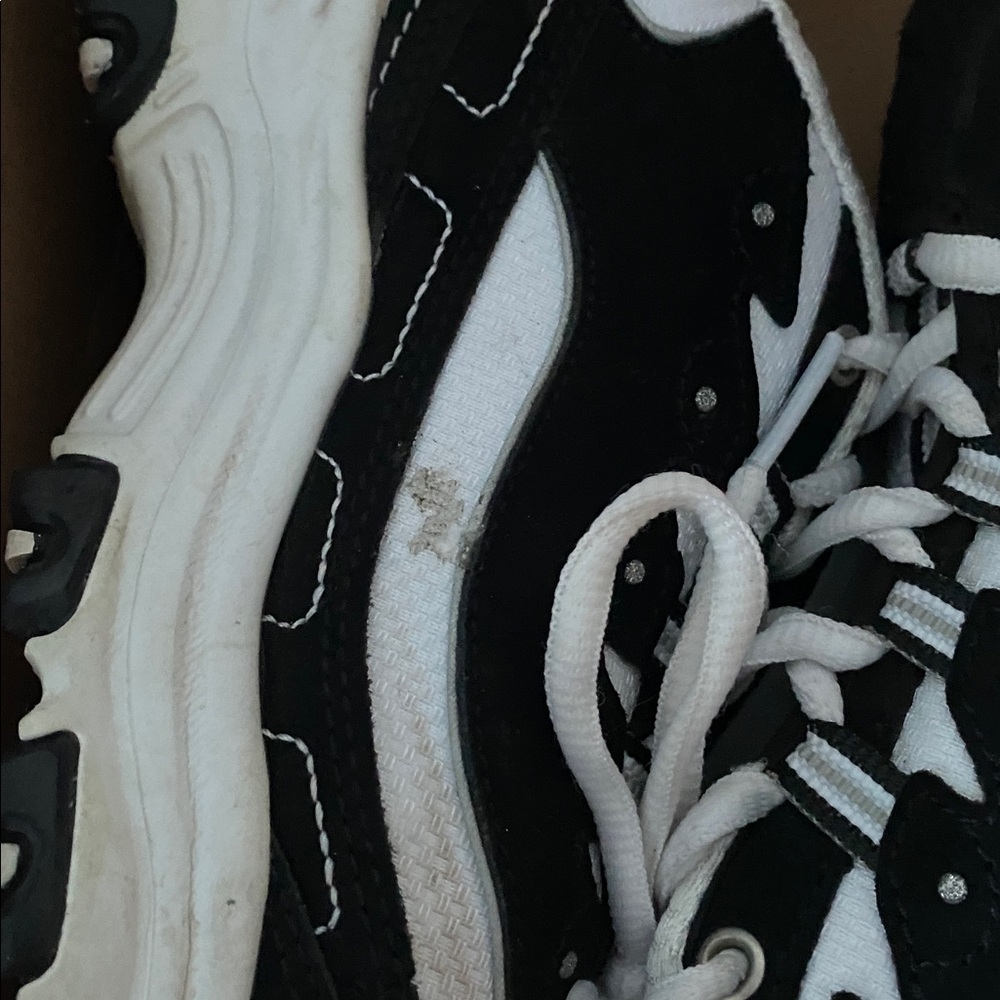 Skechers D'Lites Black and White Women's Sneakers - Picture 6 of 6